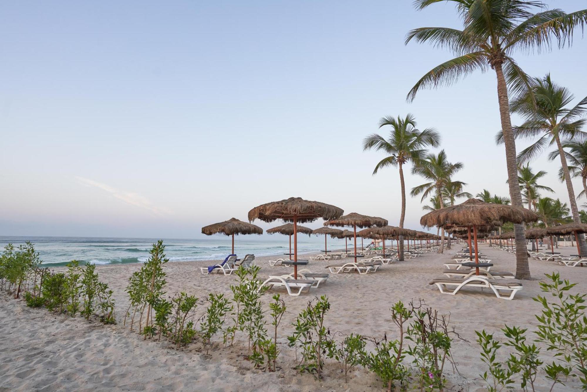 Salalah Rotana Resort Eksteriør billede Beach in Cabo San Lucas