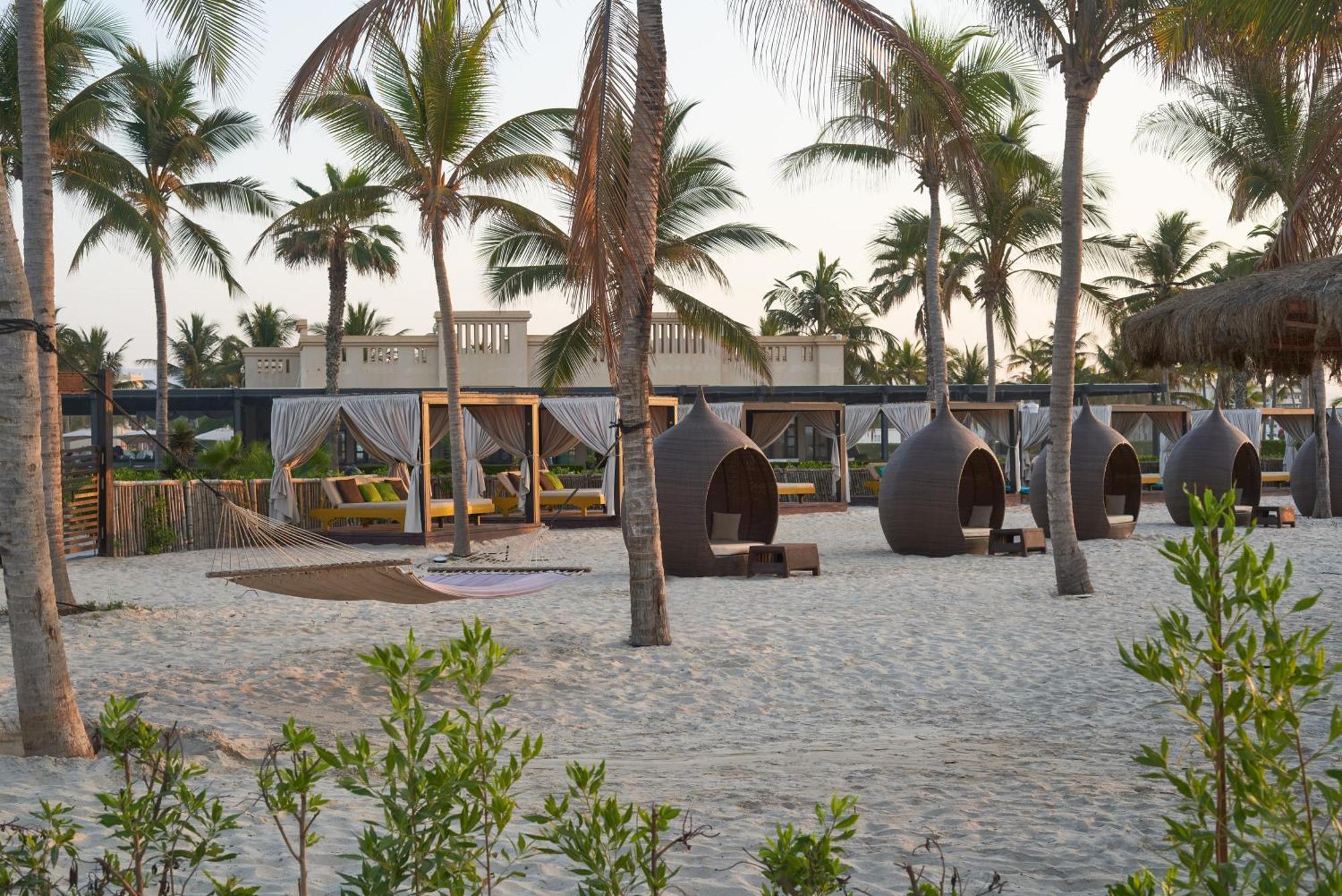Salalah Rotana Resort Eksteriør billede Beach at Jumeirah Beach Hotel