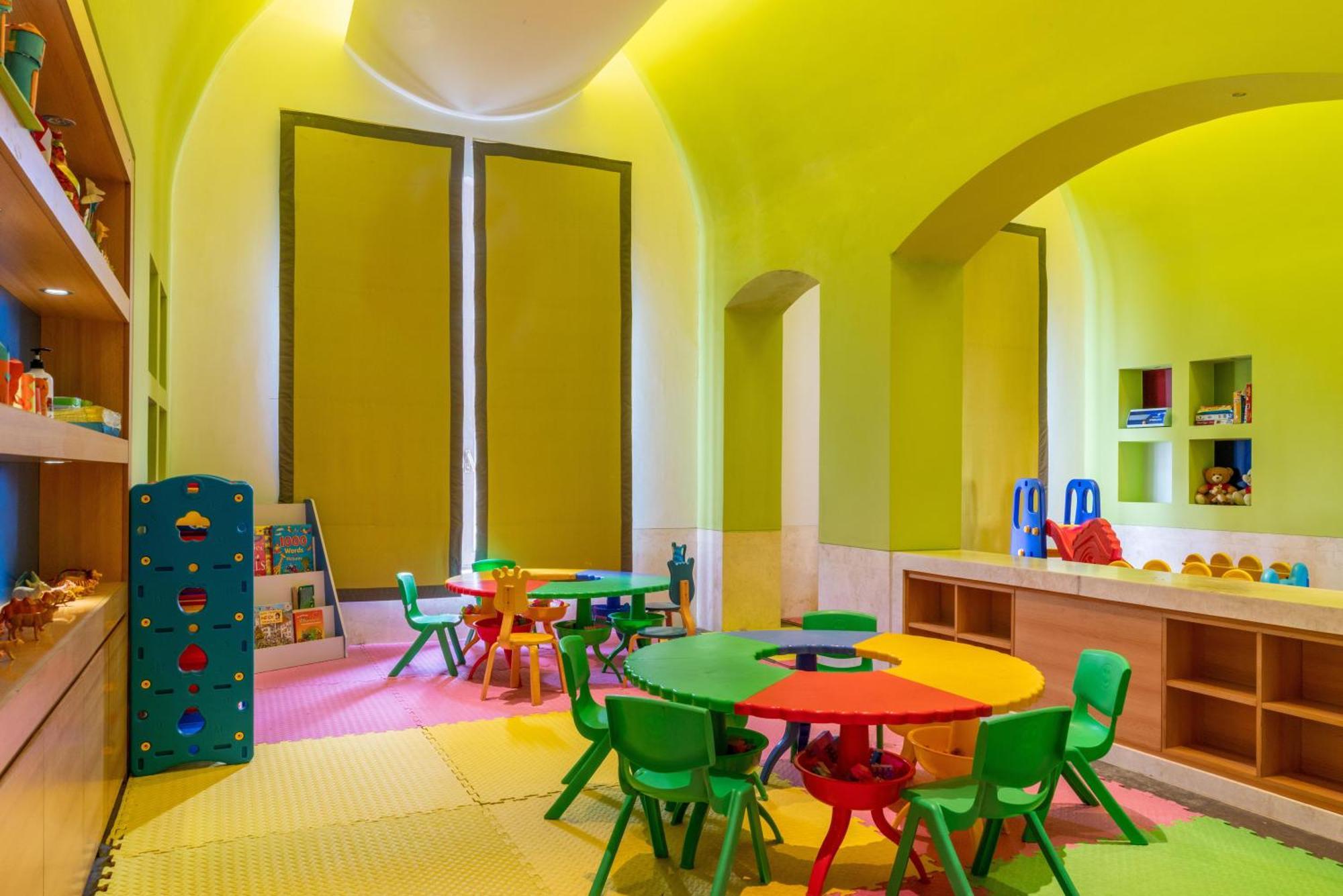 Salalah Rotana Resort Eksteriør billede Nursery